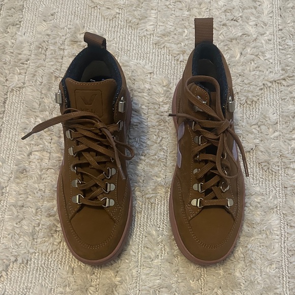 Veja Brown and Purple Sneakers- NEW - Picture 2 of 5